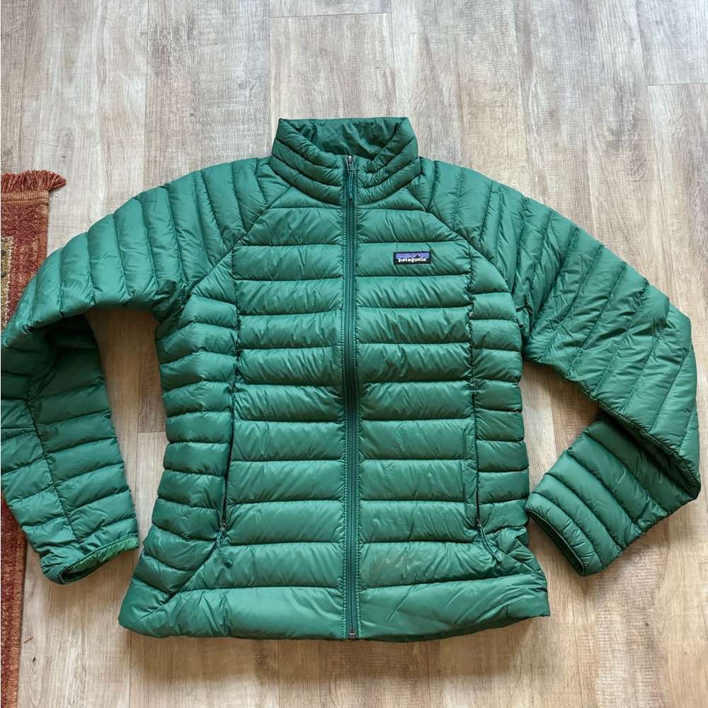 Patagonia women’s down sweater